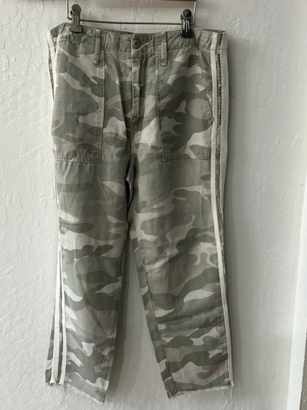 Mother The Shaker Chop Crop Fray Camo Desert Print 28